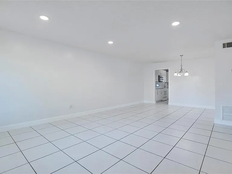 725 Northlake Blvd #67 — Photo 4