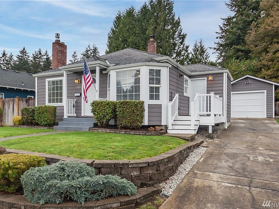 Well-maintained single-level home in charming Fircrest