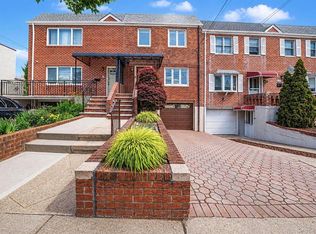 6410 71st St, Middle Village, NY 11379