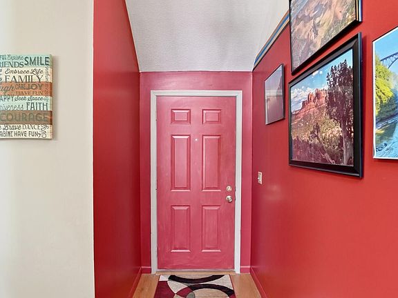 4th image of 120 Oak Ln