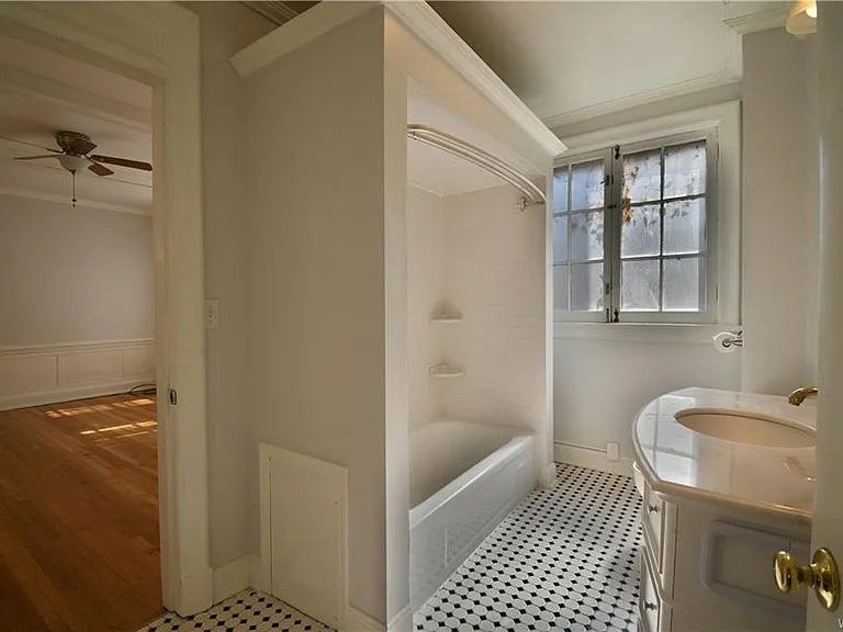 116 Linwood Ave — Photo 7