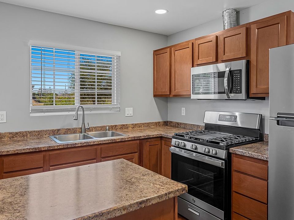 1st image of 25206 Jesmond Dene Heights Pl #B