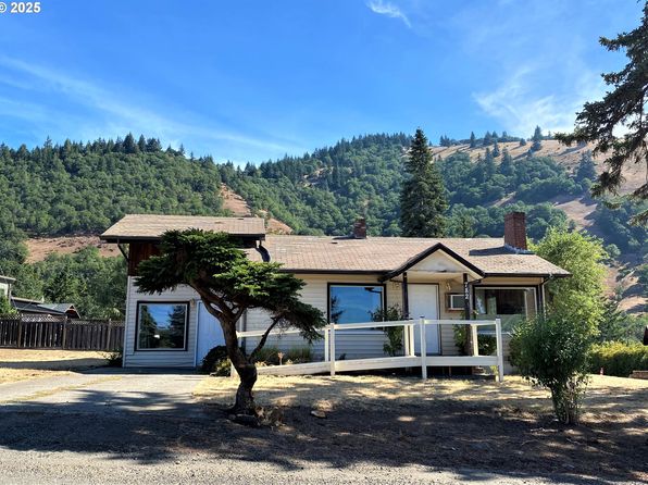 782 NE Center Pl, White Salmon, WA 98672