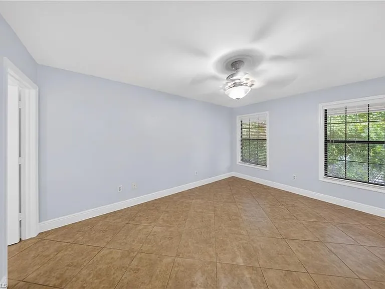 5270 Treetops Dr #J-201 — Photo 10