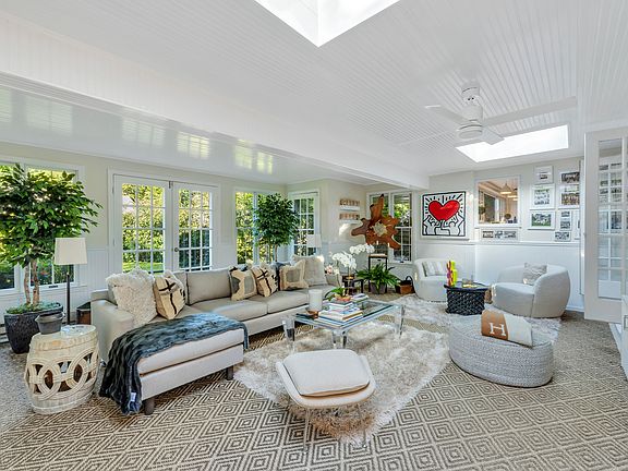 5th image of 98 Mill Hill Ln