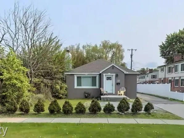 659 W Maple Rd, Clawson, MI 48017