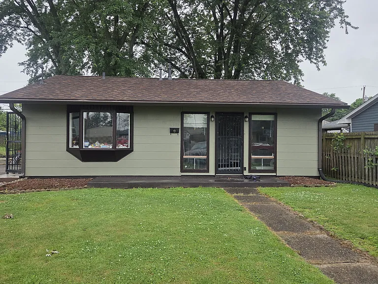 2910 Ridgewood St — Photo 1