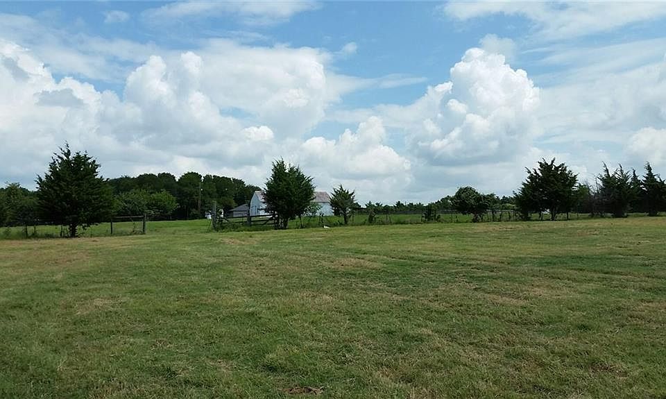2nd image of 1711 Joe Wilson Rd