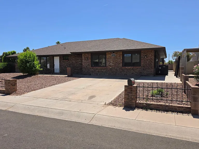 1731 E Redfield Rd — Photo 1