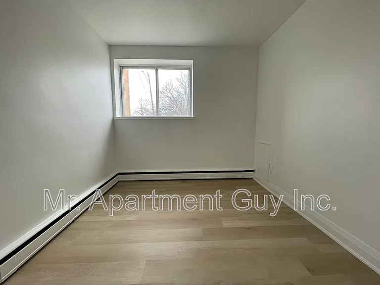 1284 Fennell Ave E #5 — Photo 10