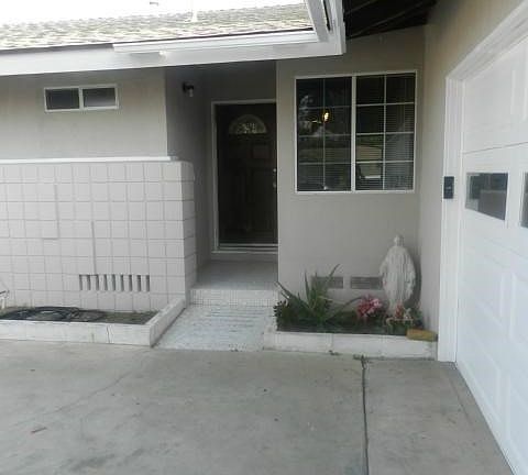 3rd image of 2234 E Belmont Pl