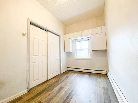 Rented by RealTegrity NY LLC | media 6