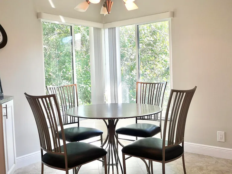 13817 Royal Palm Ct #B — Photo 5