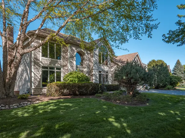 2241 Kings Ct, Geneva, IL 60134