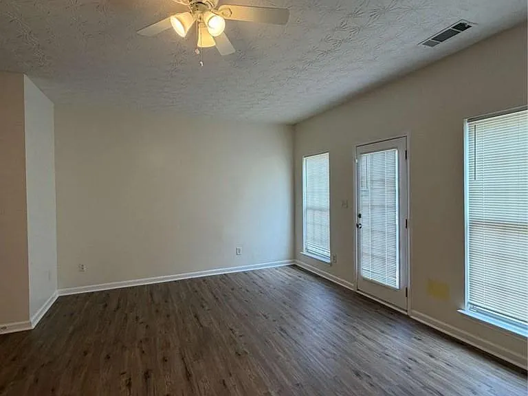 644 Kenridge Dr — Photo 7