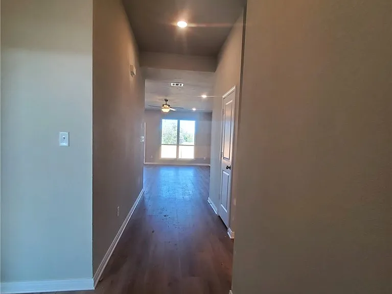 1308 Kingsgate Dr — Photo 3