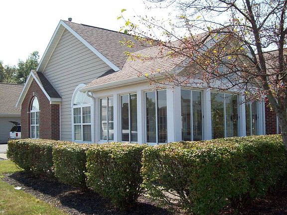 2nd image of 660 Hampton Woods Dr