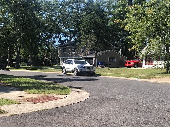 4th image of 12 Bolton Ln