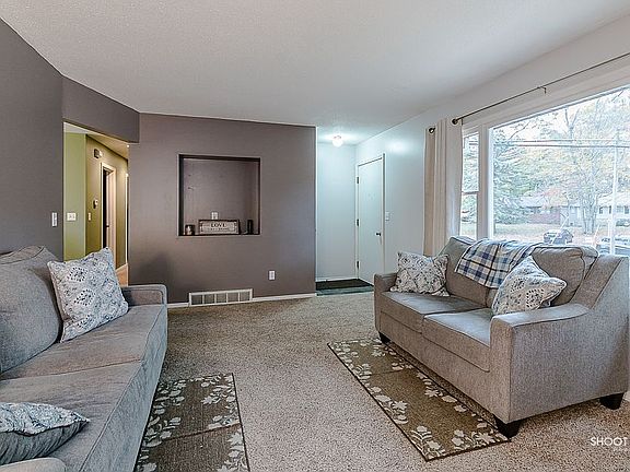 5th image of 1804 Bonneville Dr