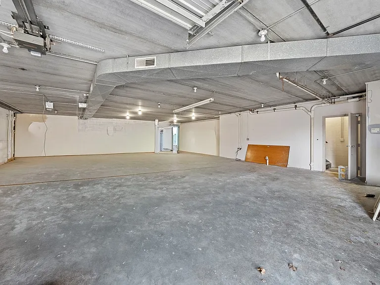 306 Orlando Ave — Photo 15