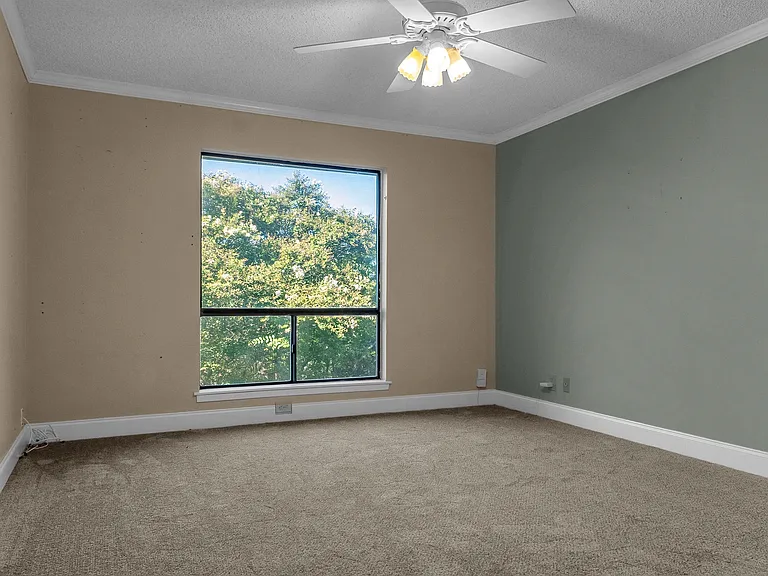306 Country Wood Dr — Photo 28