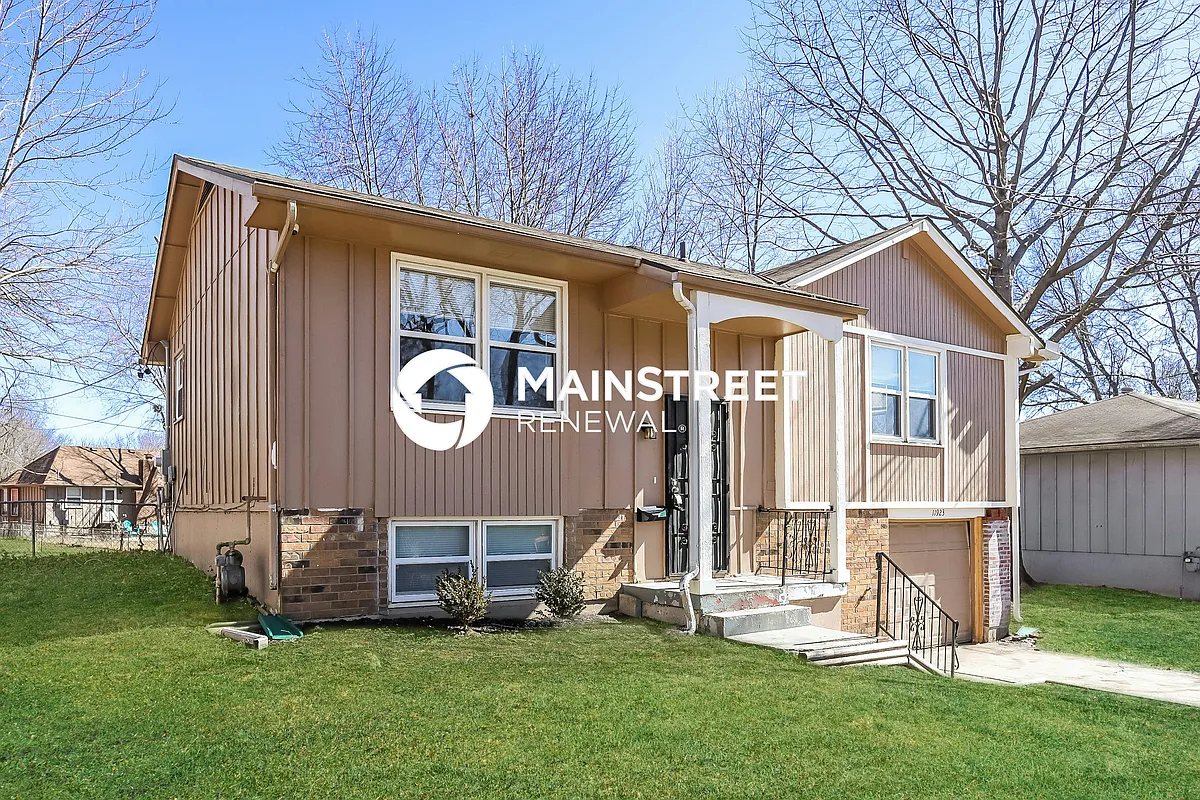 Front View - 11923 Manchester Ave