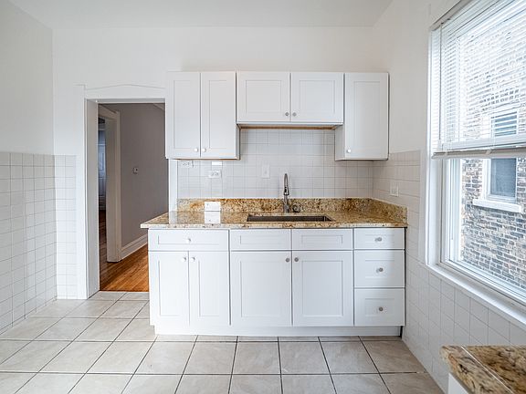 4th image of 1640 N Linder Ave APT 1