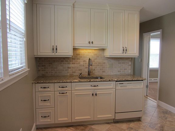 2nd floor apartment - kitchen