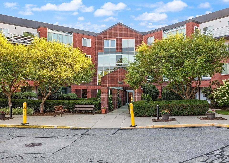 1st image of 282 Place Ln #282