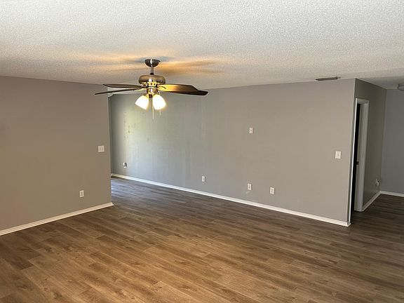 5th image of 13936 Jacobson Dr