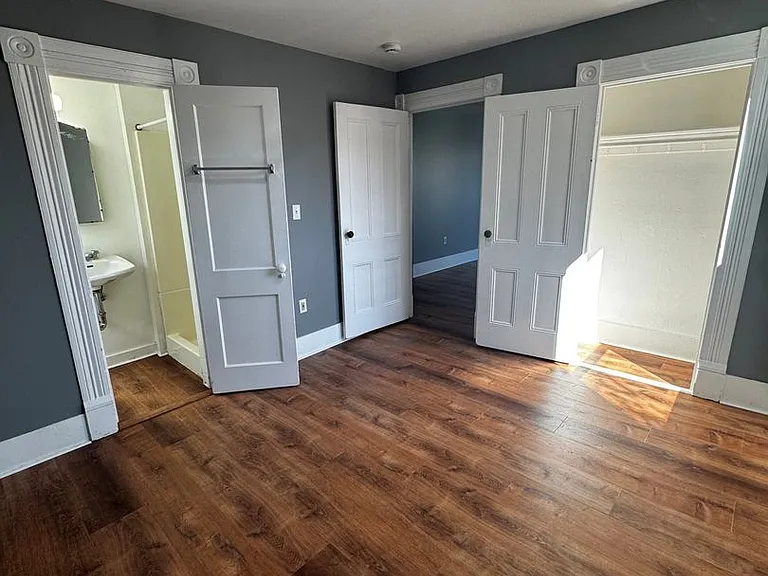 591 Commercial St — Photo 8