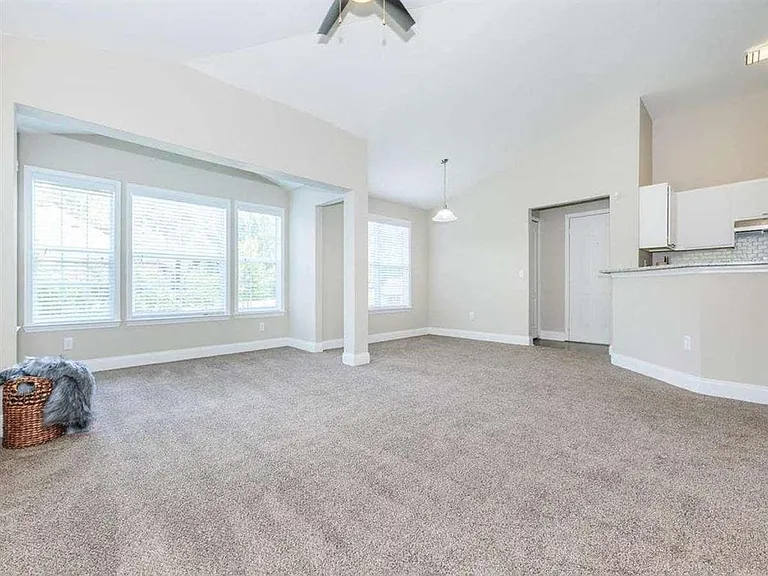 Westcott Apartments — Photo 25