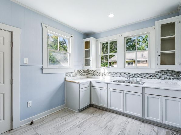 baton-rouge-louisiana-441803309 picture