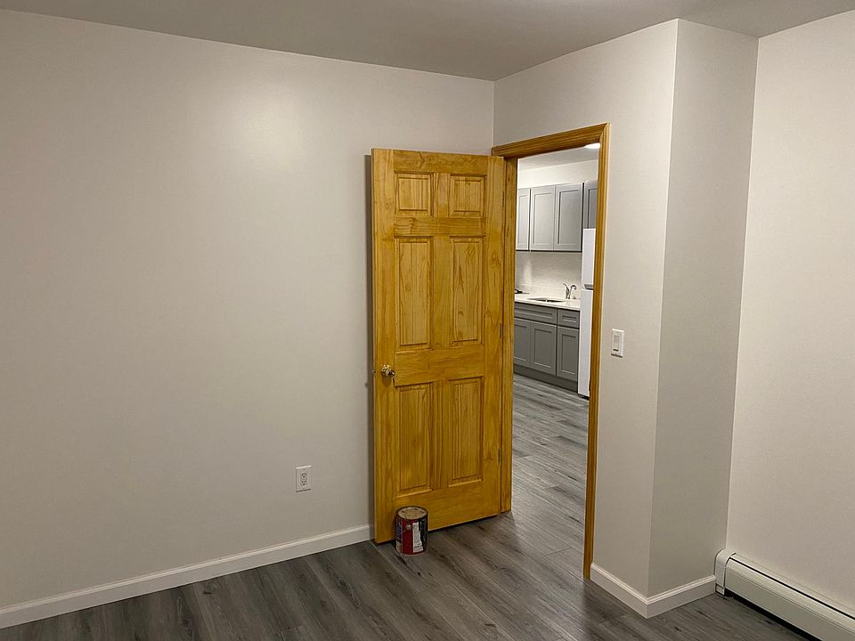 1st image of 8622 25th Ave Floor 1