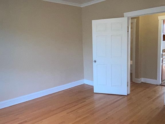 4th image of 5436 W Barry Ave #2