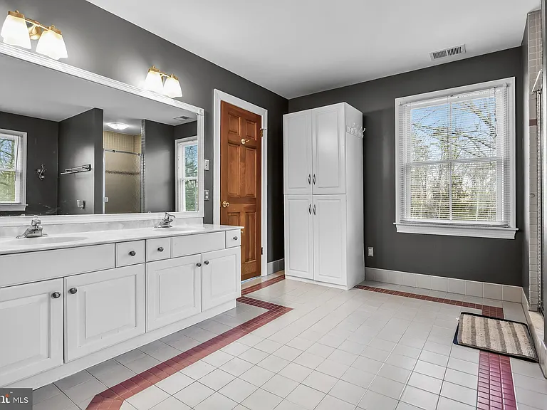 3 S Lakeside Dr W — Photo 33