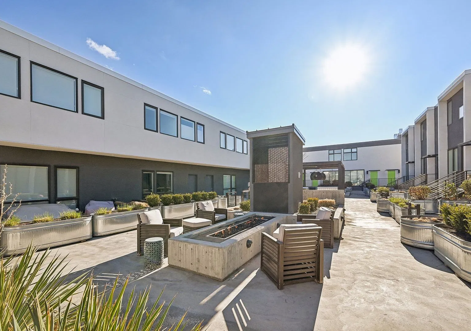 2BR/2.5BA Condo in Central Ninth | Mountain Views, Solar & Walk to Everything — Photo 3