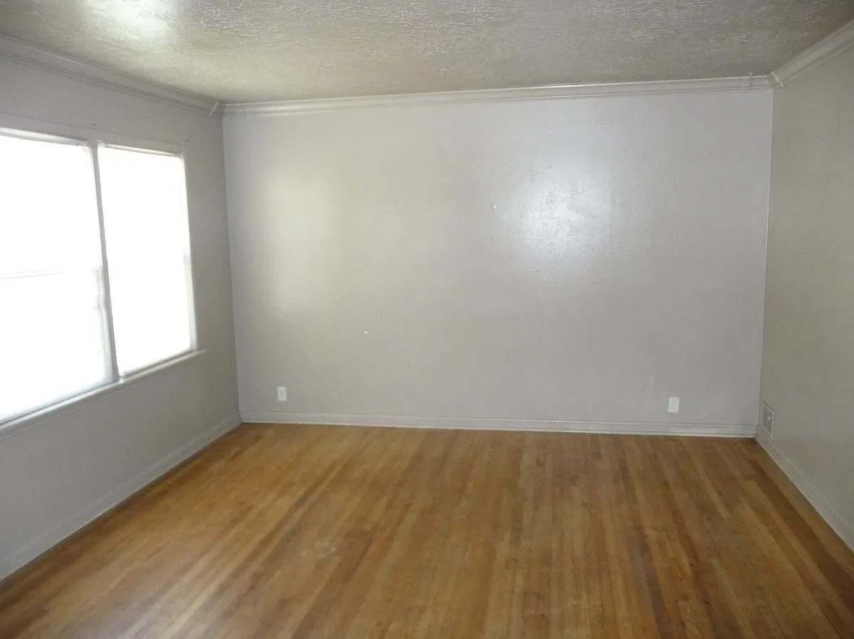 4 bed, 1400 sqft, $1,999 — Photo 4