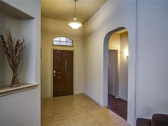 4th image of 1014 Cactus Dr