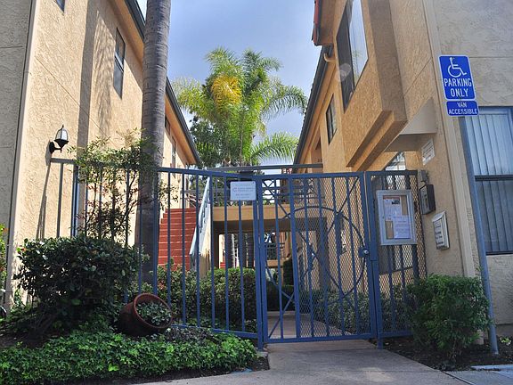 3rd image of 17251-17257 W Bernardo Dr #107