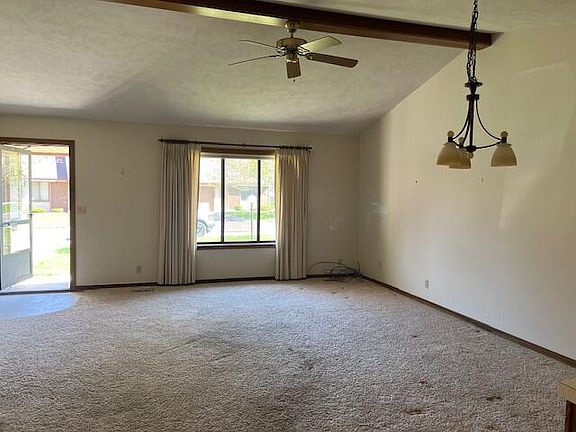 3rd image of 492 Cherry Ln