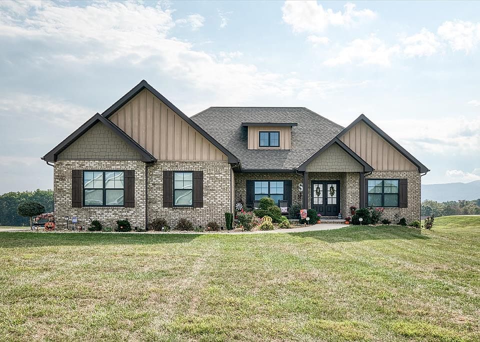 1st image of 877 Shadow Mountain Dr