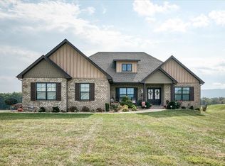 877 Shadow Mountain Dr, Crossville, TN 38572