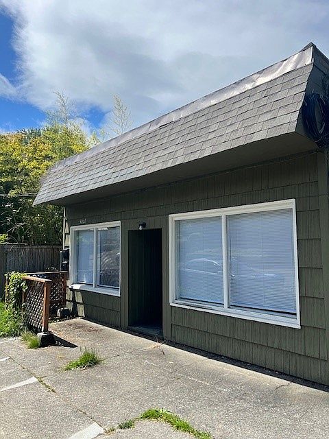 1st image of 5207 6th Ave NW #1