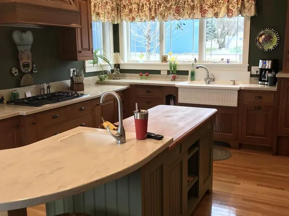 N7771 Gmur Ln, New Glarus, WI 53574