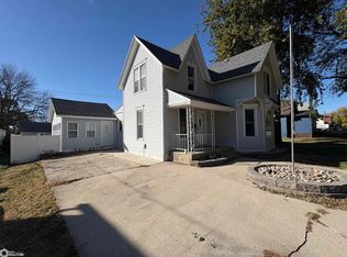 417 S Federal St, Hampton, IA 50441
