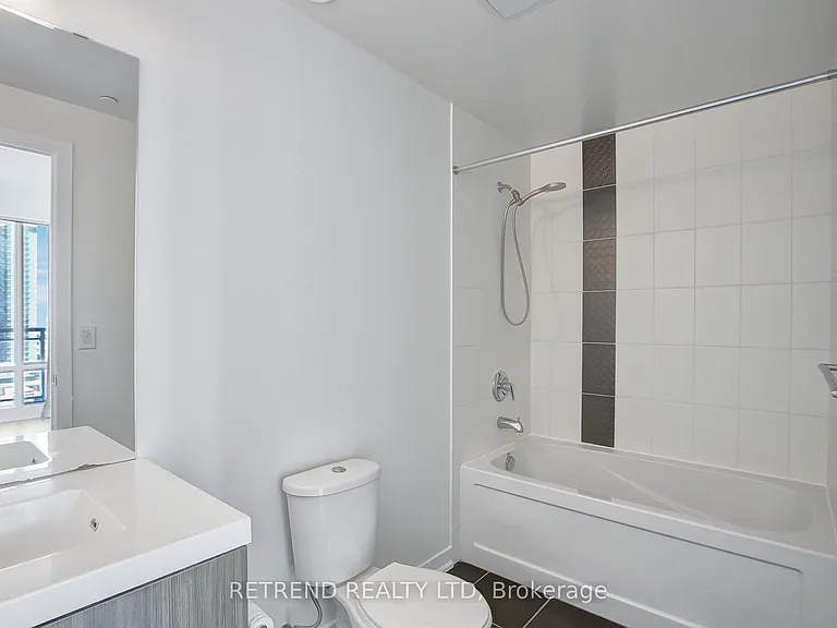 85 Duke St W #1504 — Photo 13