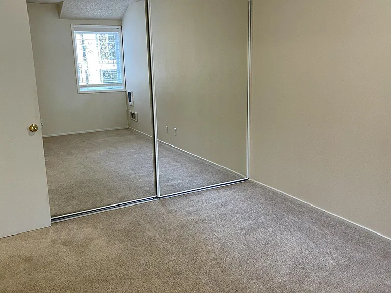 100 Kerr Pkwy #26 — Photo 16