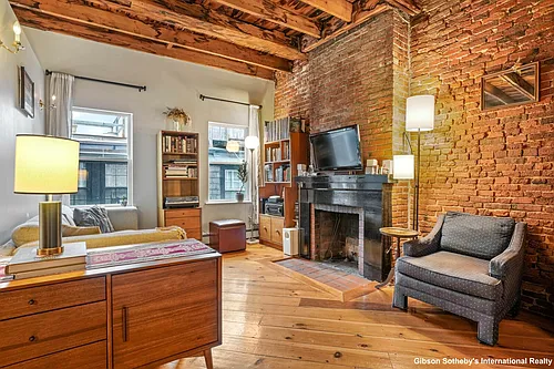 1 Goodwin Pl #4 Photo 1