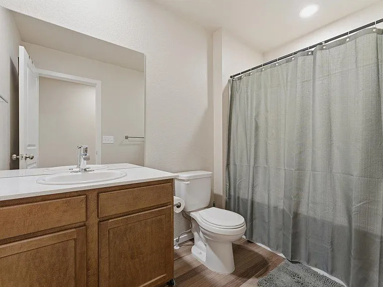6825 4th Street Rd #4 — Photo 9